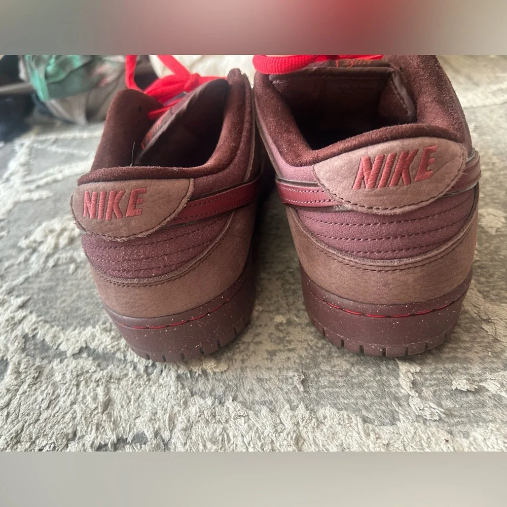 Nike SB Dunk City of Love Men’s 13 barely worn with box and laces